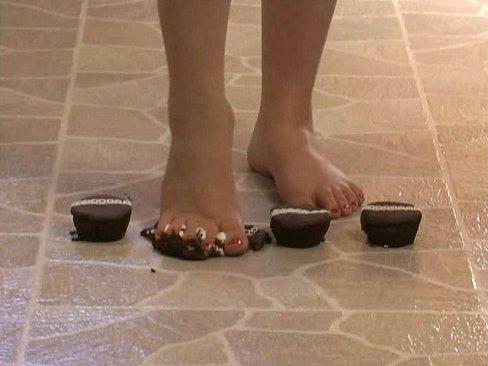 Barefoot cake crush