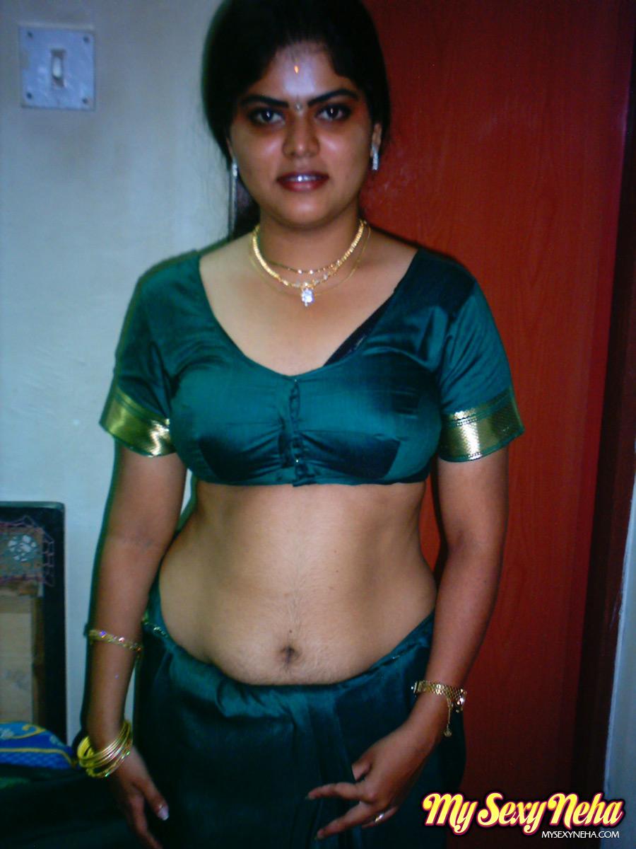 Officer reccomend indian woman saree