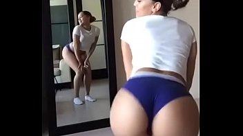 Bubble butt latina twerks