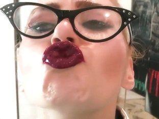 Aqua reccomend glasses lipstick