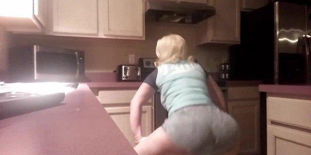 Shortcake recomended kitchen twerking
