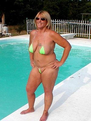 Mature women in bikinis sex