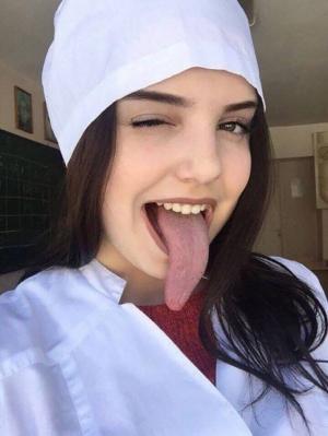Hat T. reccomend Girls with longest tongue