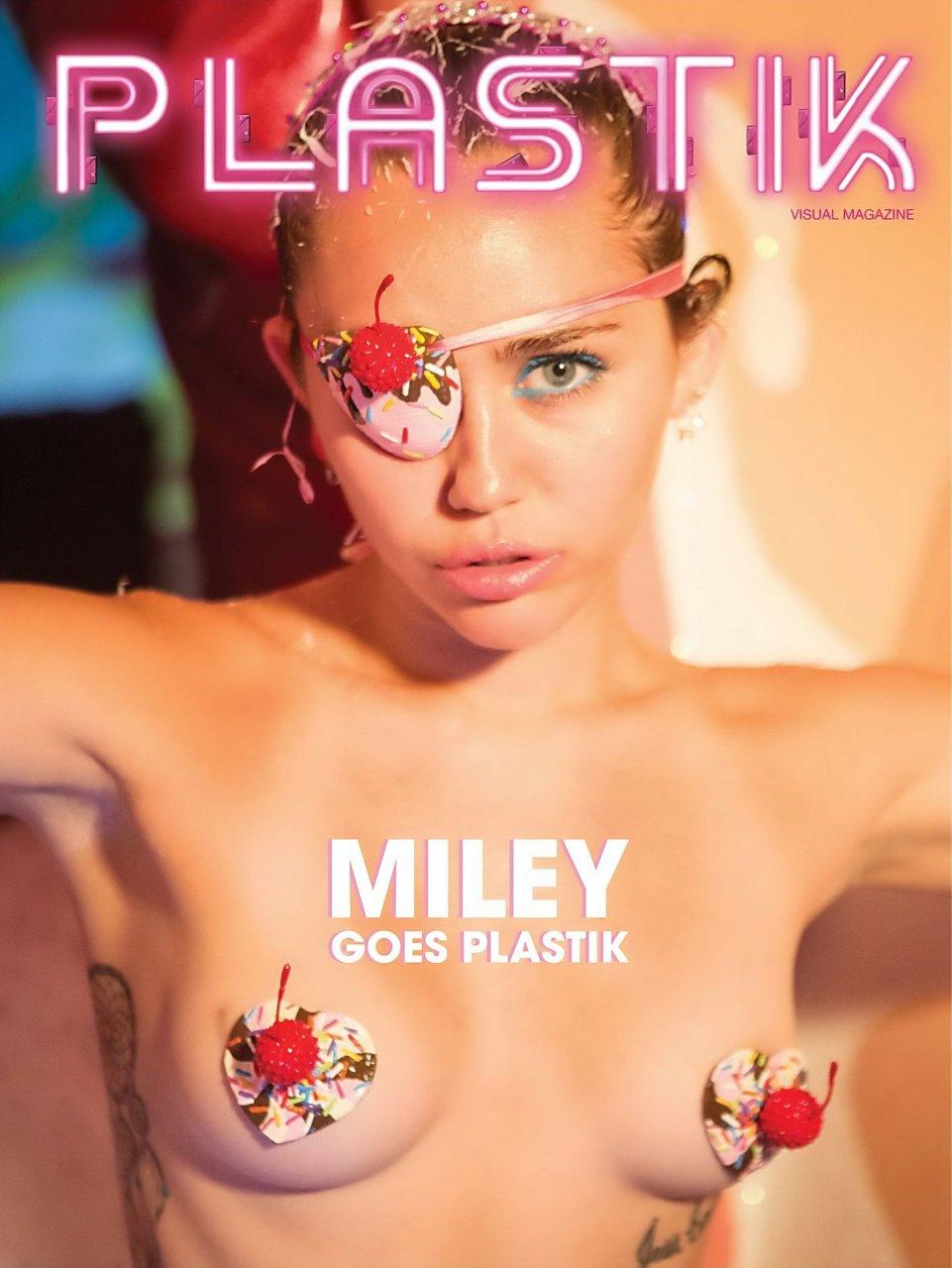 best of Naked miley cyrus boobs Hot