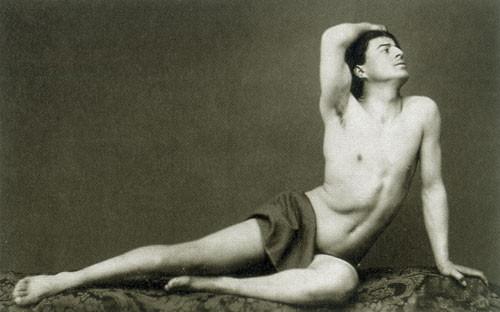 Earnie reccomend Male nude photographs erotica