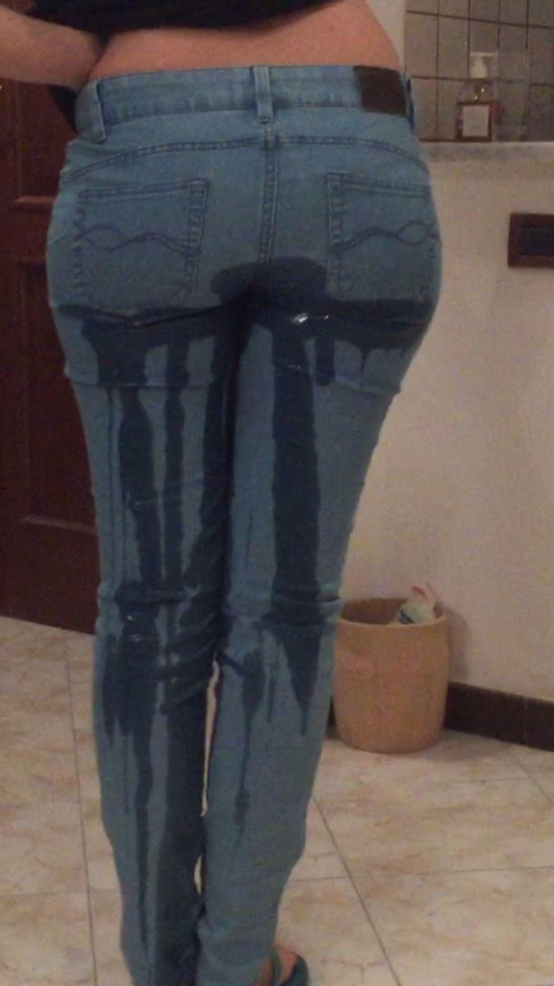 best of Jeans public piss