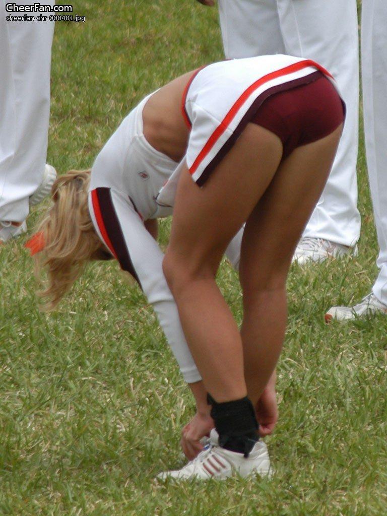 Cheerleader upskirts photo