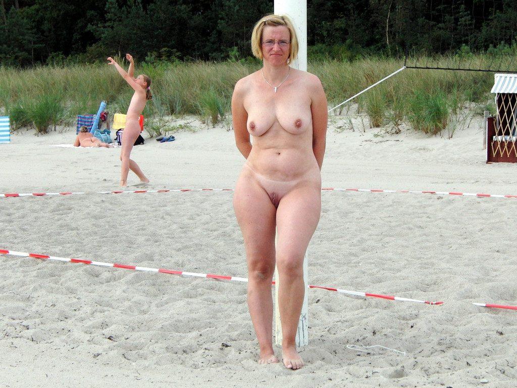 Twinkle T. reccomend Mature naturists photo